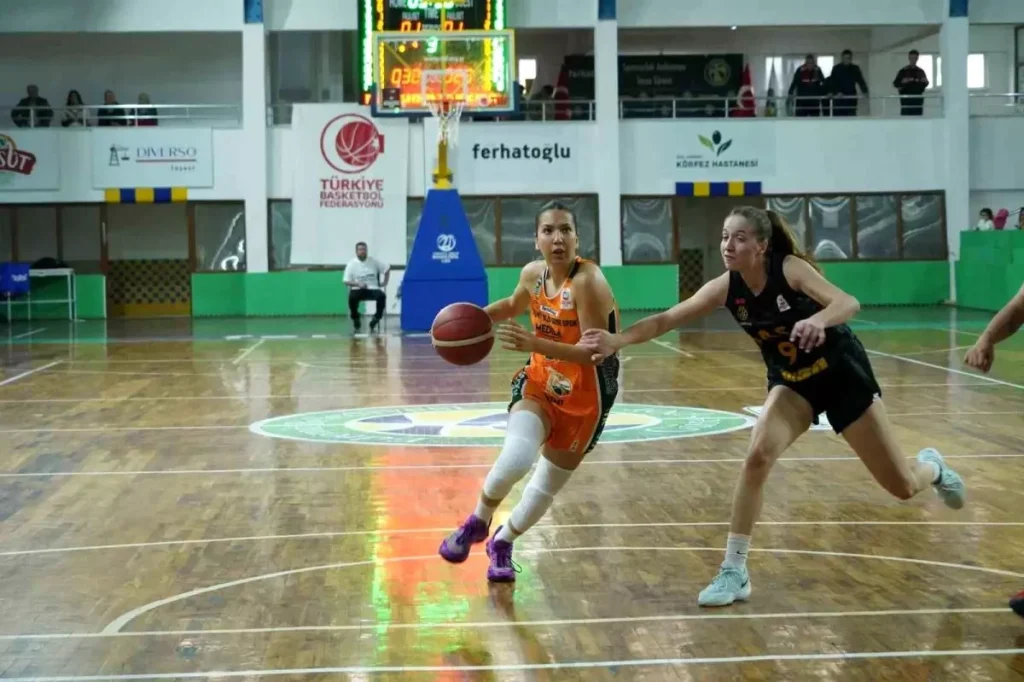 Edremit Belediyesi Gürespor evinde kazandı, liderliğini sürdürdü