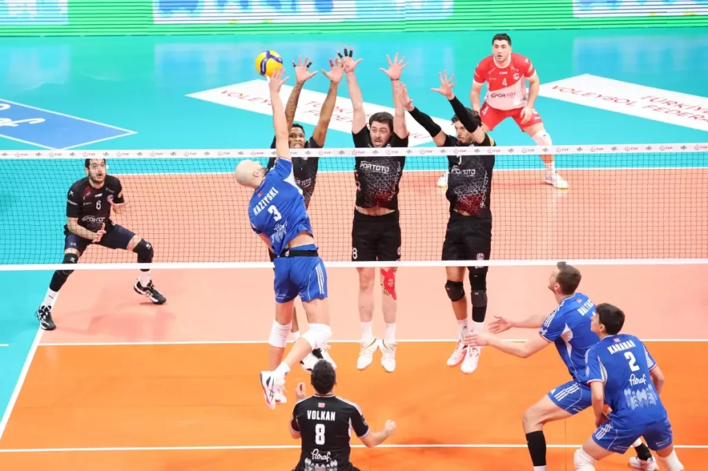 Efeler Ligi’nde İlk Devre Tamamlandı