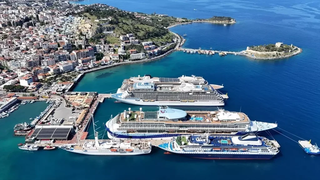 Ege Port Kuşadası Rekor Sezon Geçirdi: 617 Kruvaziyer Seferi ve Yenilenebilir Enerji Atılımı