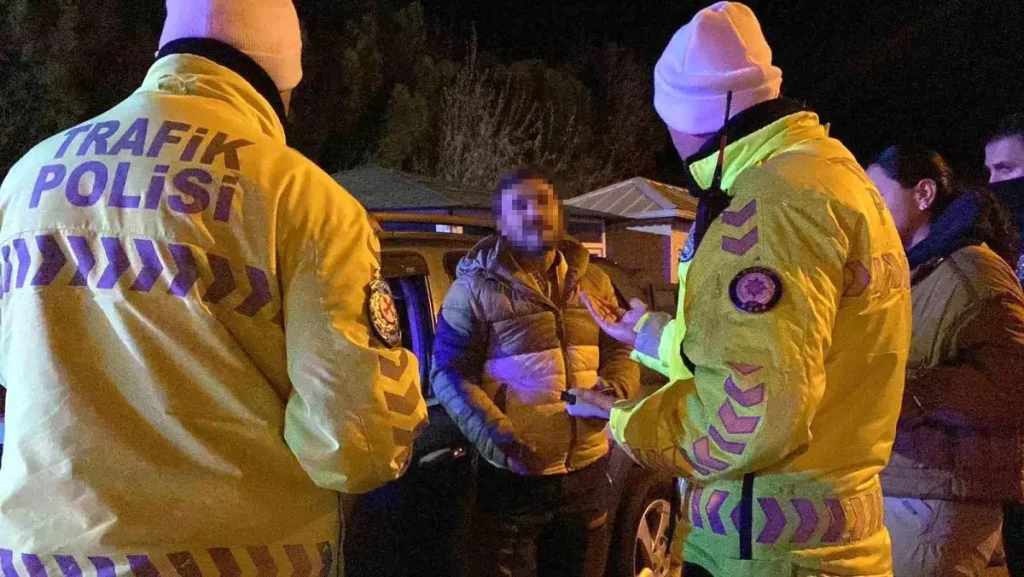 Burdur’da Ehliyetsiz Sürücüden Polis Tehdidi