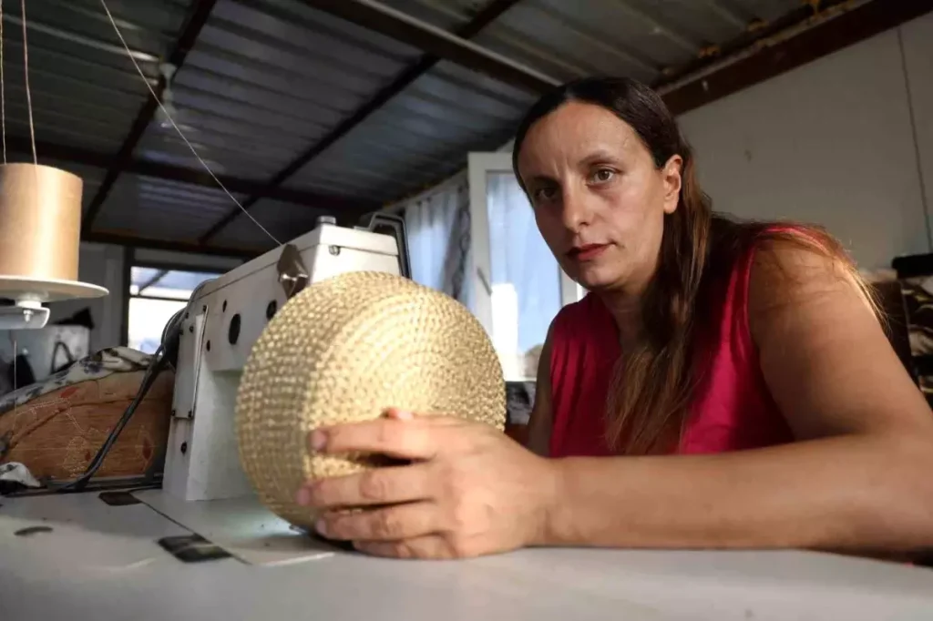 Depremzede Anne, Konteynerde Hayata Tutunuyor