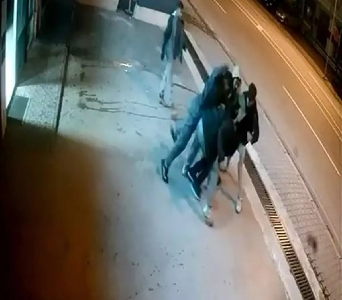 Elazığ Karakoçan’da Kulağını Kıran Şok Saldırı: 4 Kişi Darp, 1’i Kulağını Kesti