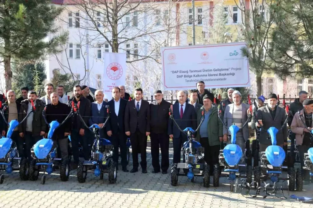 Elazığ’da 65 Çapa Makinesi Dağıtıldı