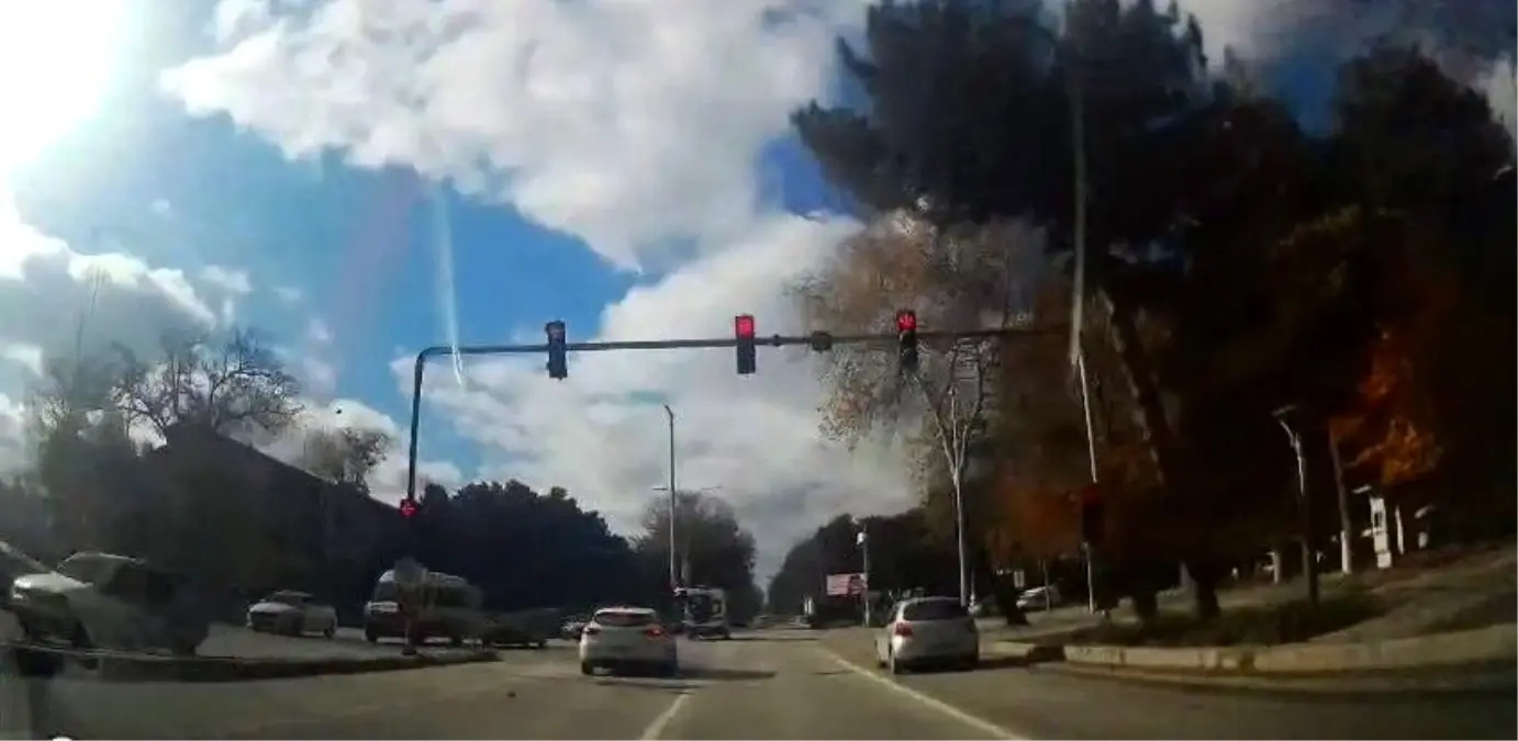 Elazığ’da Trafik Kazası: Hatalı Şerit Değiştiren Motosiklet Sürücüsü Yaralandı