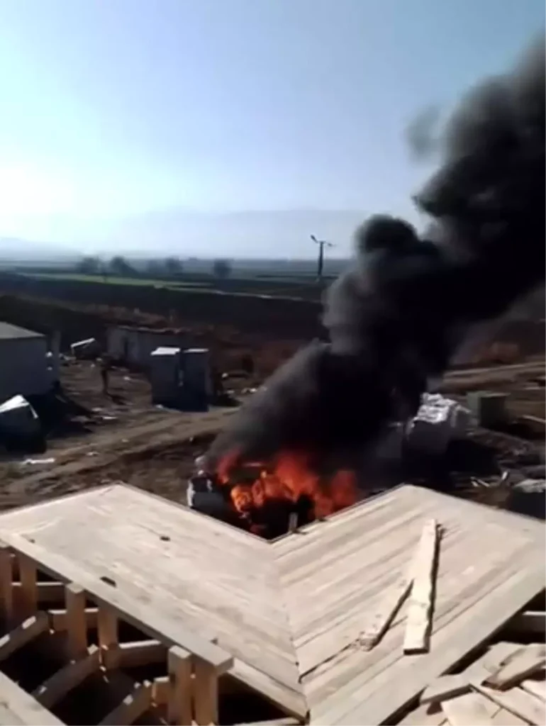 Yazıkonak’ta Park Halindeki Araç Alev Alev Yandı