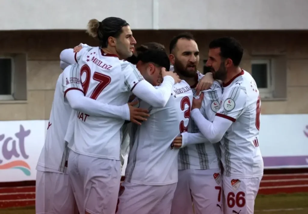 Elazığspor Gol Krallığını Elde Etti: 4-0’lık Galibiyetle Rekor Kırıldı
