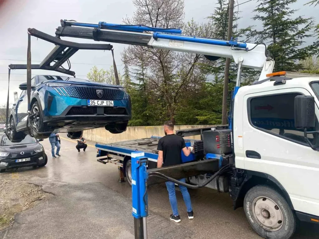 Yıldırım Elektrikli Aracı Kilitledi, Mühendis Hukuk Mücadelesi Başlattı