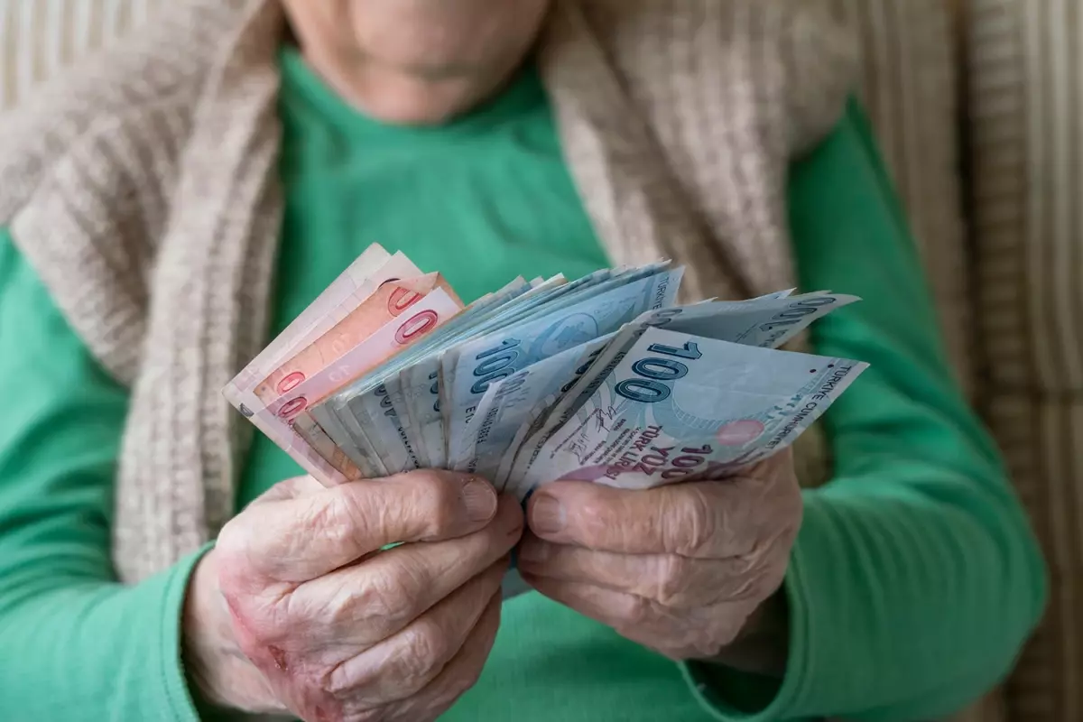 Emeklileri heyecanlandıran gelişme: Ankara kulislerinde “seyyanen zam” hareketliliği var