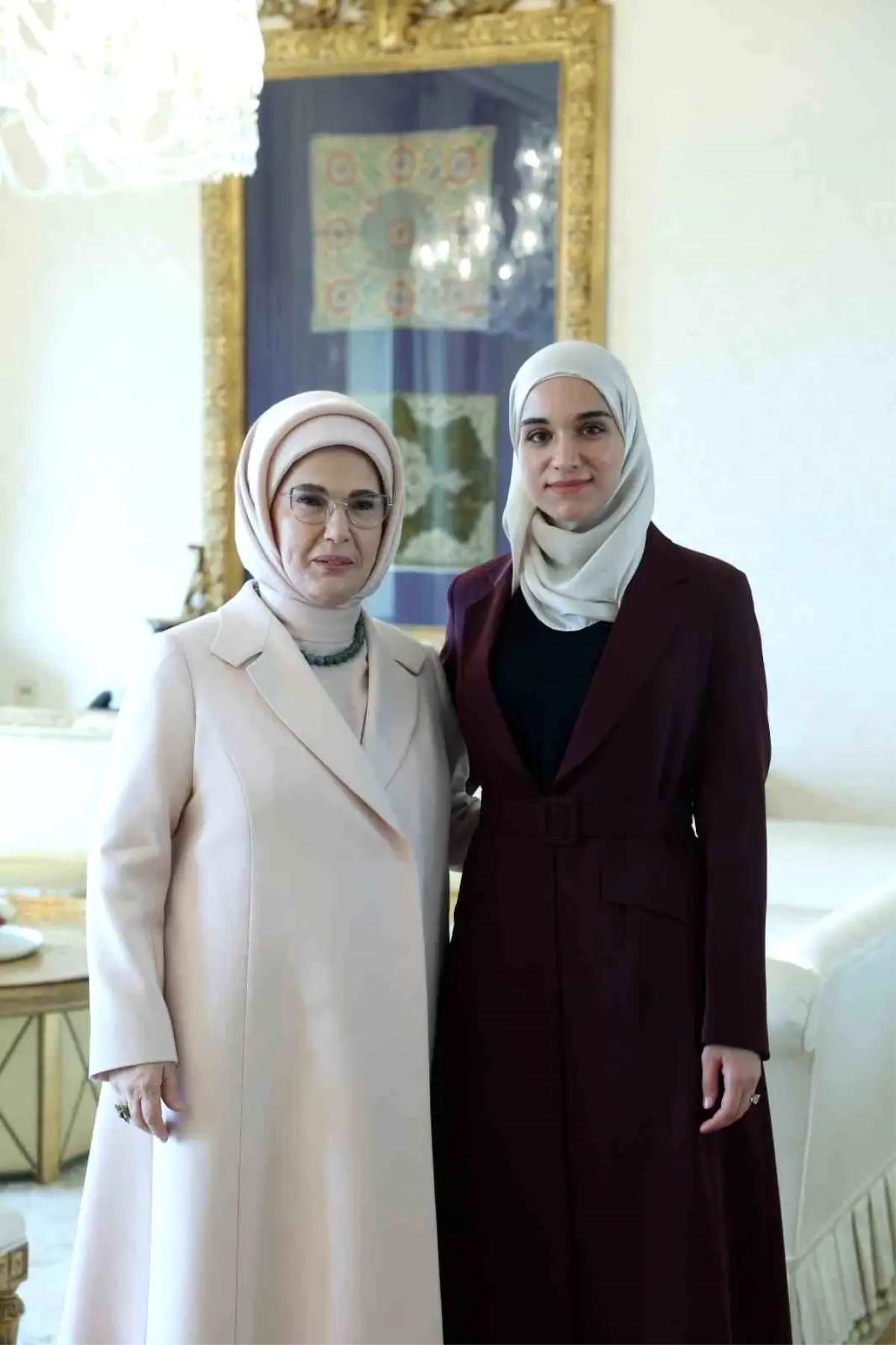 Emine Erdoğan, Suriye Cumhurbaşkanı Şara’nın eşi Latife El Durubi ile görüştü