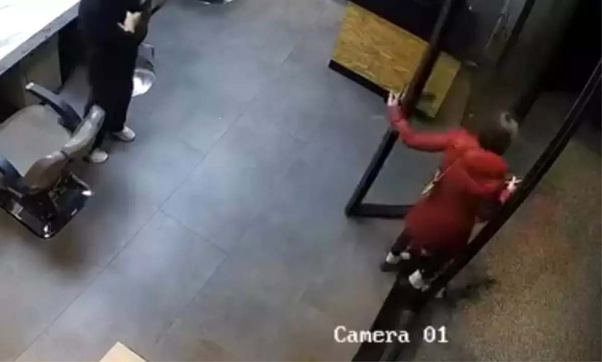 Esenyurt’ta Kuaförden Kaçan Kadın: 3 Bin Liralık Ödeme Şoku!