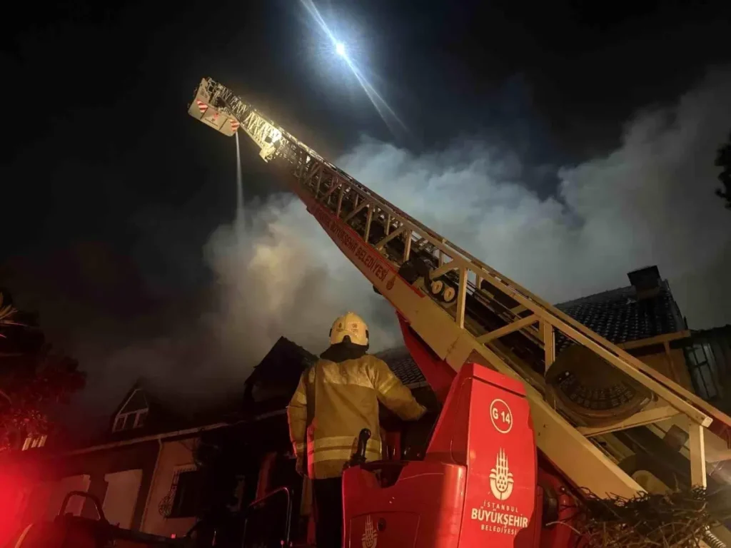 Esenyurt’ta Villa Yangını