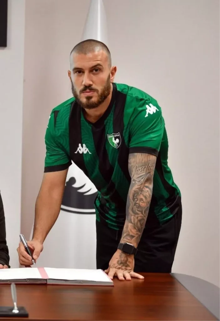 İki Futbolcu Bahis Suspectiyle Tutuklandı