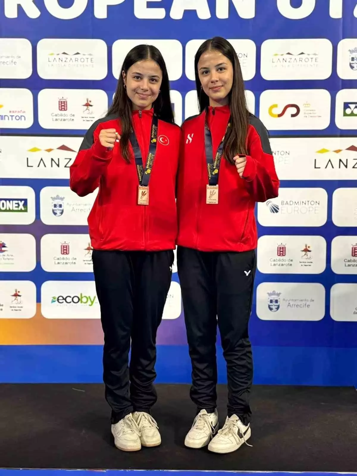 İkiz Kardeşlerden Bronz Madalya