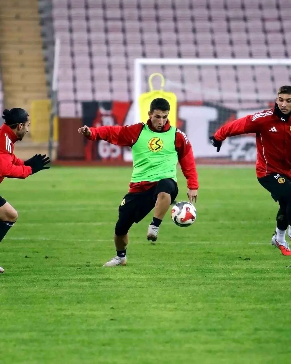 Eskişehirspor Karşıyaka Maçı İçin Antrenman Yapıyor