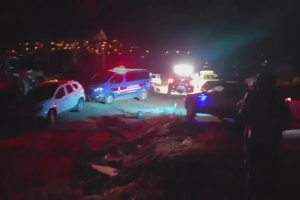 Esrarengiz olay köyü karıştırdı! Havada görülen cisim büyük bir gürültüyle yere çakıldı