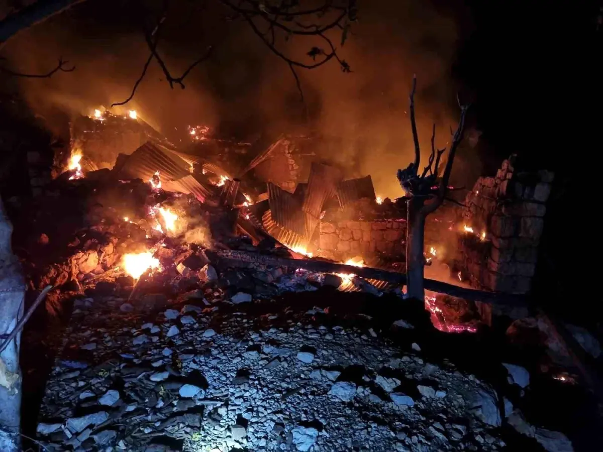 Adana’da Yangında Alzheimer Hastası Kadın Kayıp