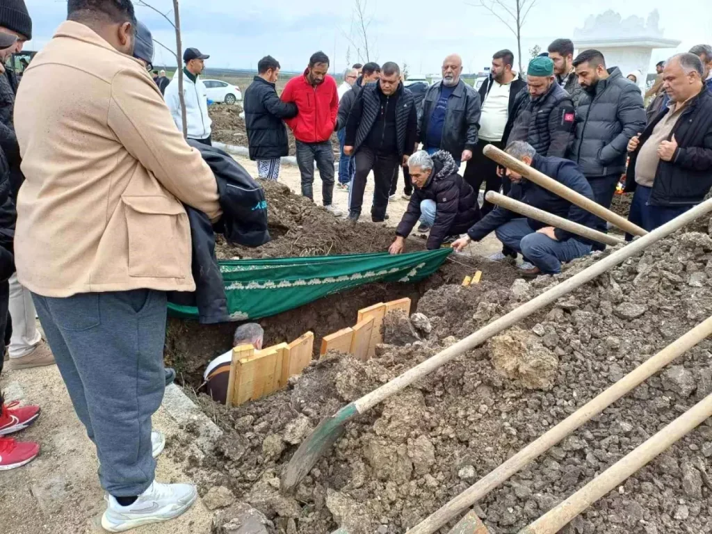 Aynur Erkenci’nin Cenazesi Lüleburgaz Yeni Mezarlığı’nda Defnedildi