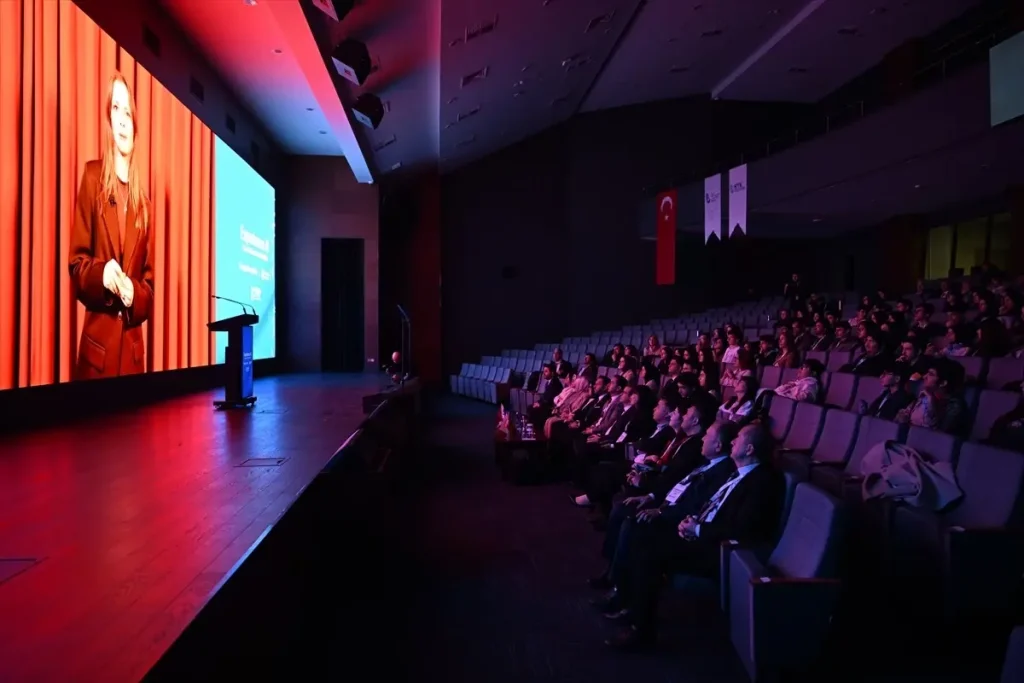 Yapay Zeka Eğitimi Gençlere Sunuluyor