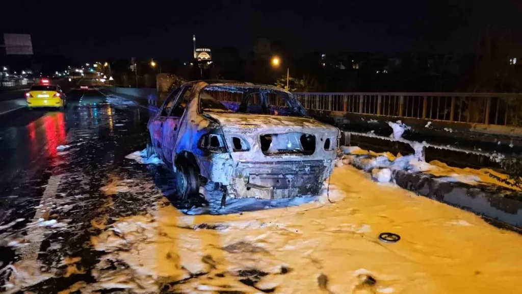 Eyüpsultan’da Seyir Halindeki Otomobil Aniden Alev Aldı