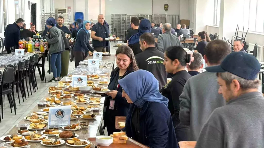 Çorap Fabrikasından Rüzgar Bebeğe Destek: Öğle Yemeği İaşesi Bağışıyla Umut Yaratıldı