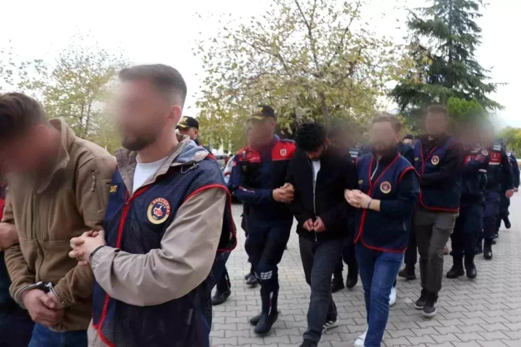 Denizli’de 150 Milyon Liralık Hırsızlık Çetesi Çökerildi