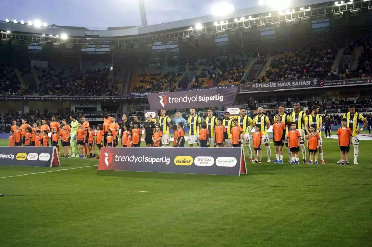 Fenerbahçe Başakşehir’e Konuk Oluyor