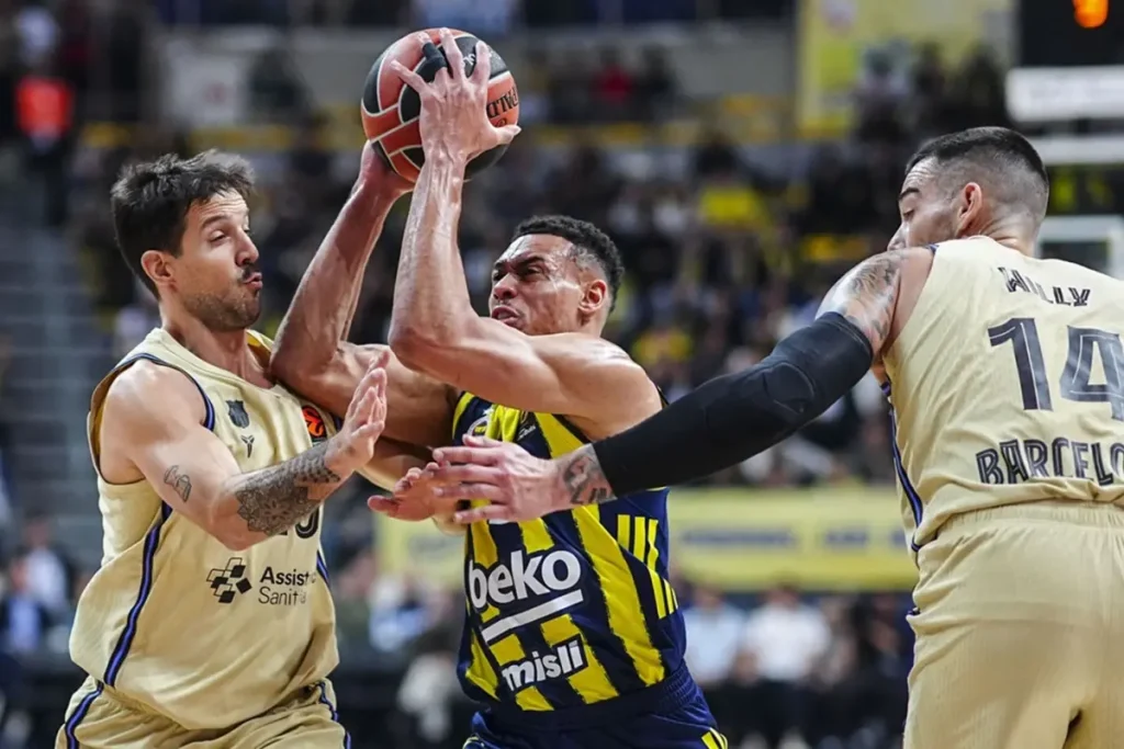 Fenerbahçe Beko, EuroLeague’de Barcelona’yı Son Nefeste Devirdi ve Taraftarları Coşturdu