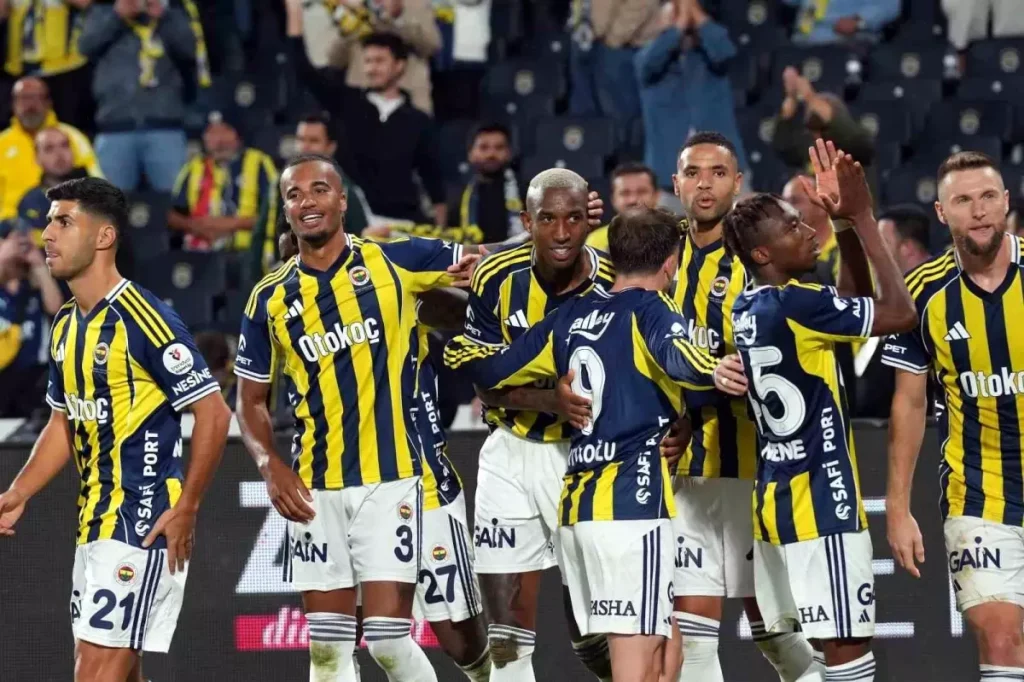 Fenerbahçe, Süper Lig’in İlk Yarısını Namağlup Tamamladı