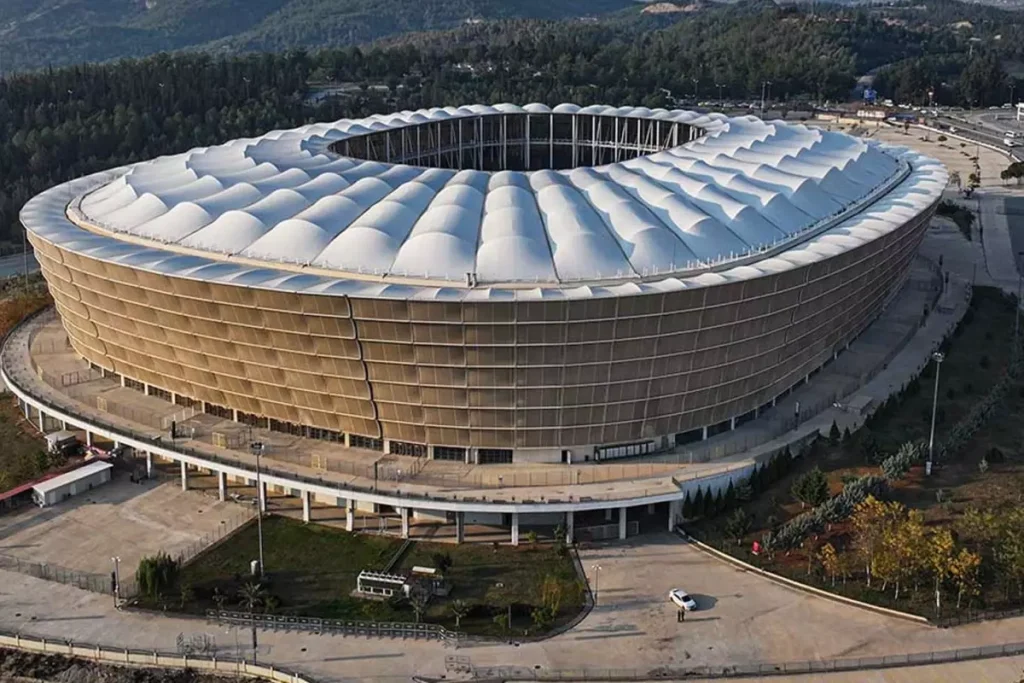 Yeni Adana Stadyumu 40 Günlük Yoğun Çalışmalar Sonunda Fenerbahçe‑Samsunspor Maçına Hazır!