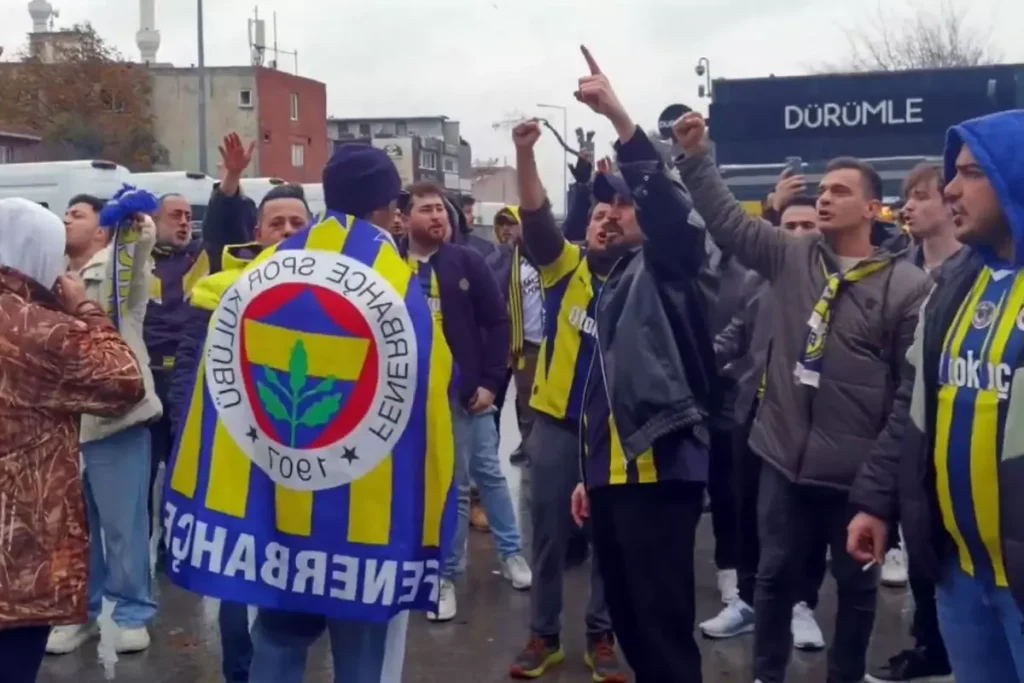 Fener taraftarı Çağlayan Adliyesi’nde! İşte atılan sloganlar