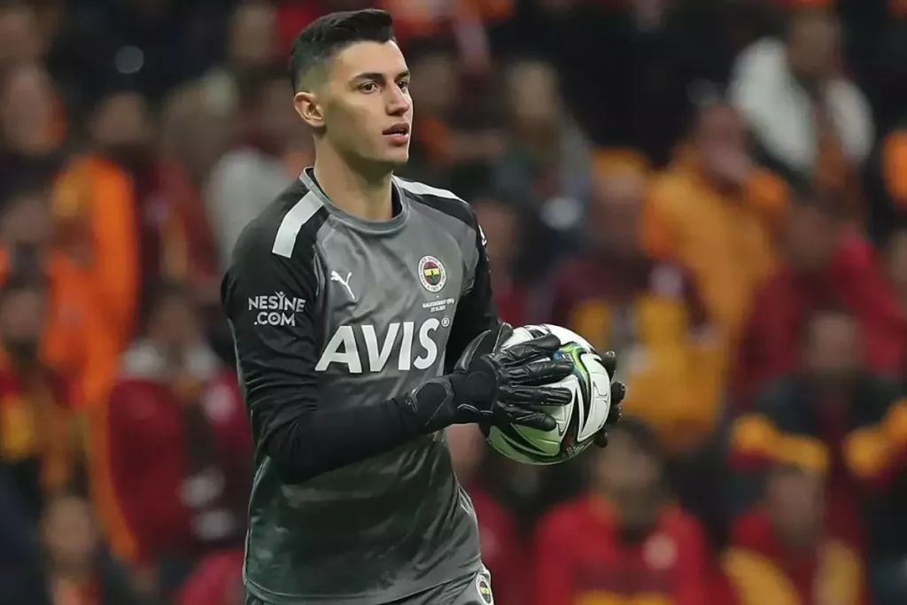 Fenerbahçe’ye Berke Özer Piyangosu: Milan Kapılarını Çalıyor