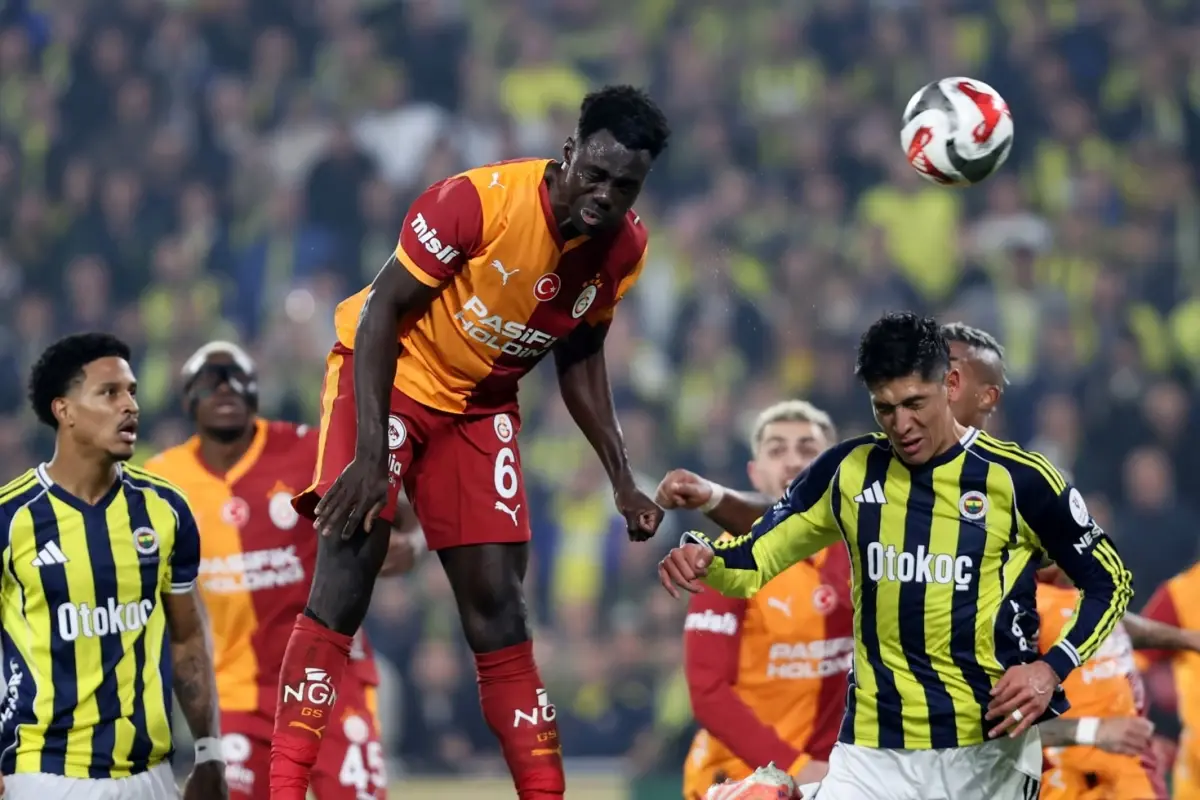 Fenerbahçe’ye Yıldız Futbolcudan Şok Haber: Oosterwolde Maçta Yok!