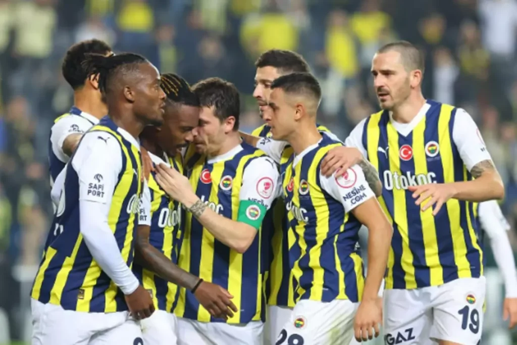 Fenerbahçe’nin Eski Yıldızı Kızılyıldız’da Kral Oldu: Rade Krunic Yılın En İyi Oyuncusu Seçildi