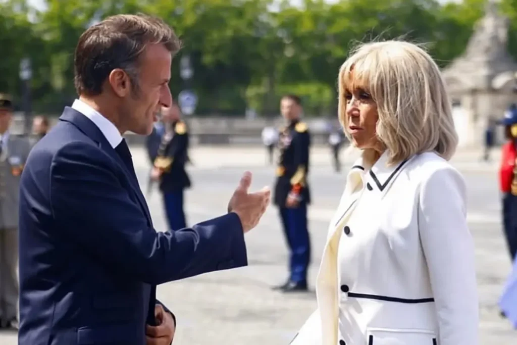 Fransa First Lady Brigitte Macron’a Feministlerden Kamuya Hakaret Dava Açıldı
