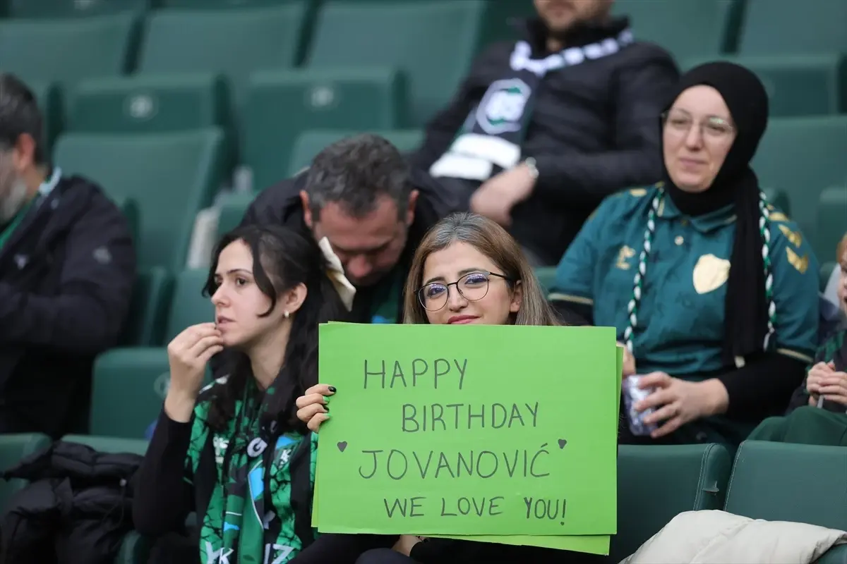 Kocaelispor ve Kasımpaşa İlk Yarıda Eşit: 0-0 Golsüz Denge