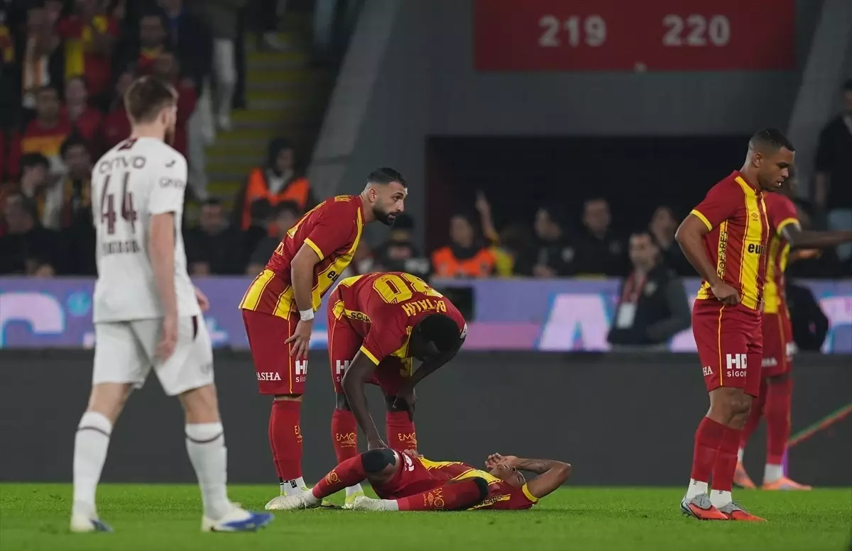 Göztepe ve Trabzonspor İlk Yarıda Gol Atamadı