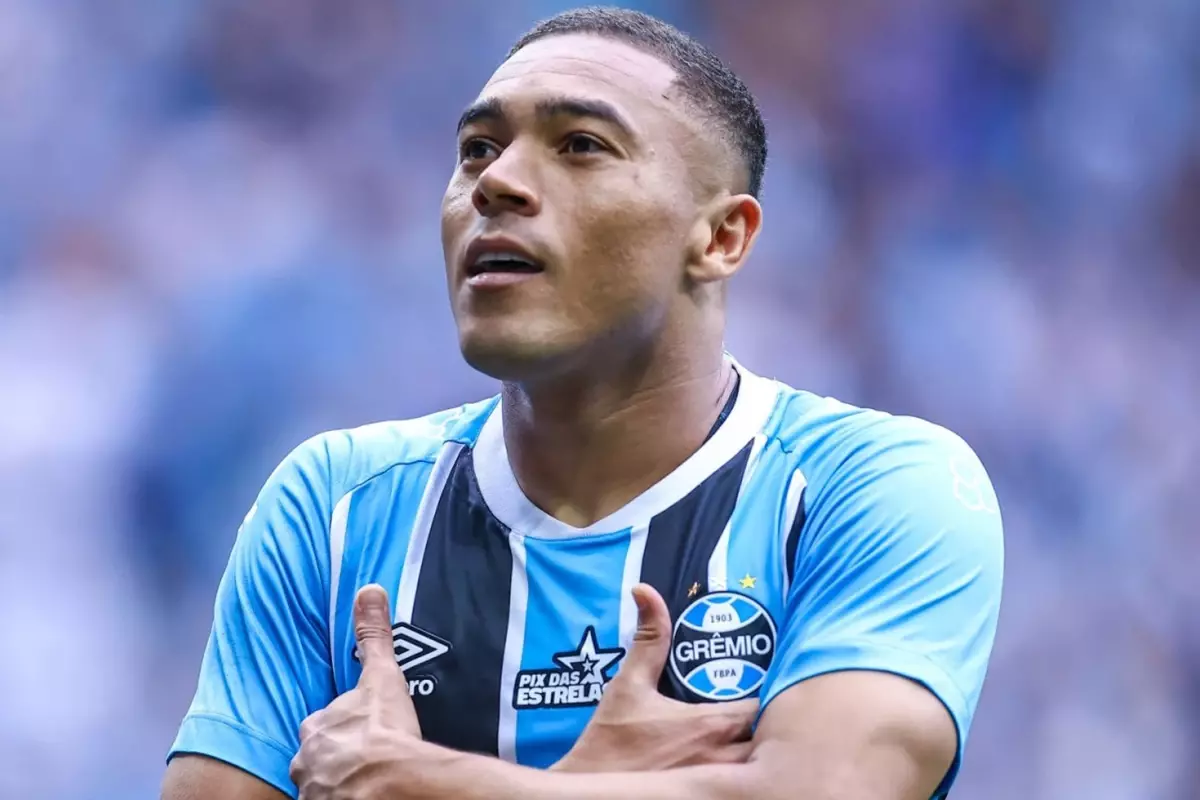 Galatasaray’da Hayal Kırıklığı, Gremio’da Kral: Carlos Vinicius’un Fırtına Gelişi