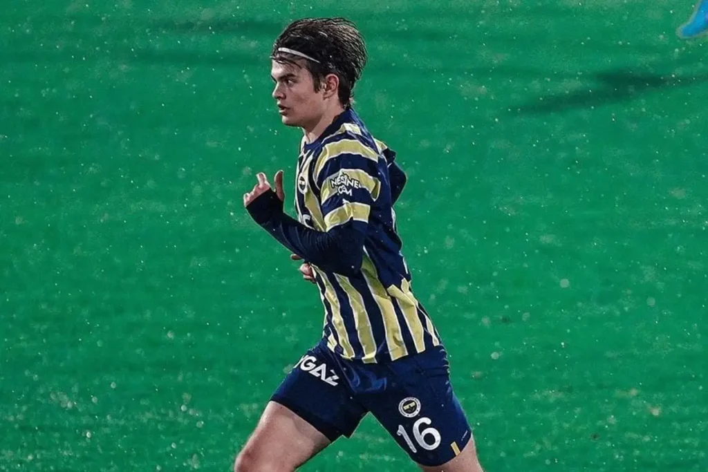 Galatasaray’dan eski Fenerbahçeli İsak Vural’a kanca