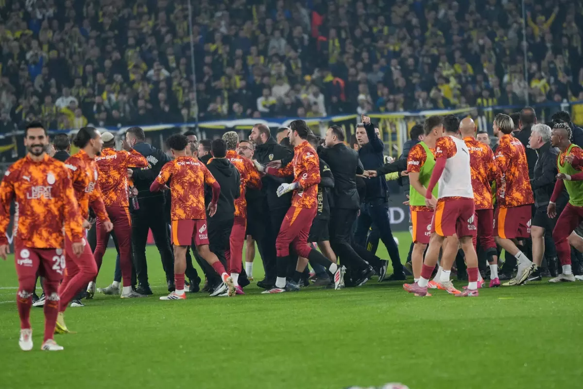 Galatasaray Fenerbahçe Derbisinde 5 Eksikle Çıktı