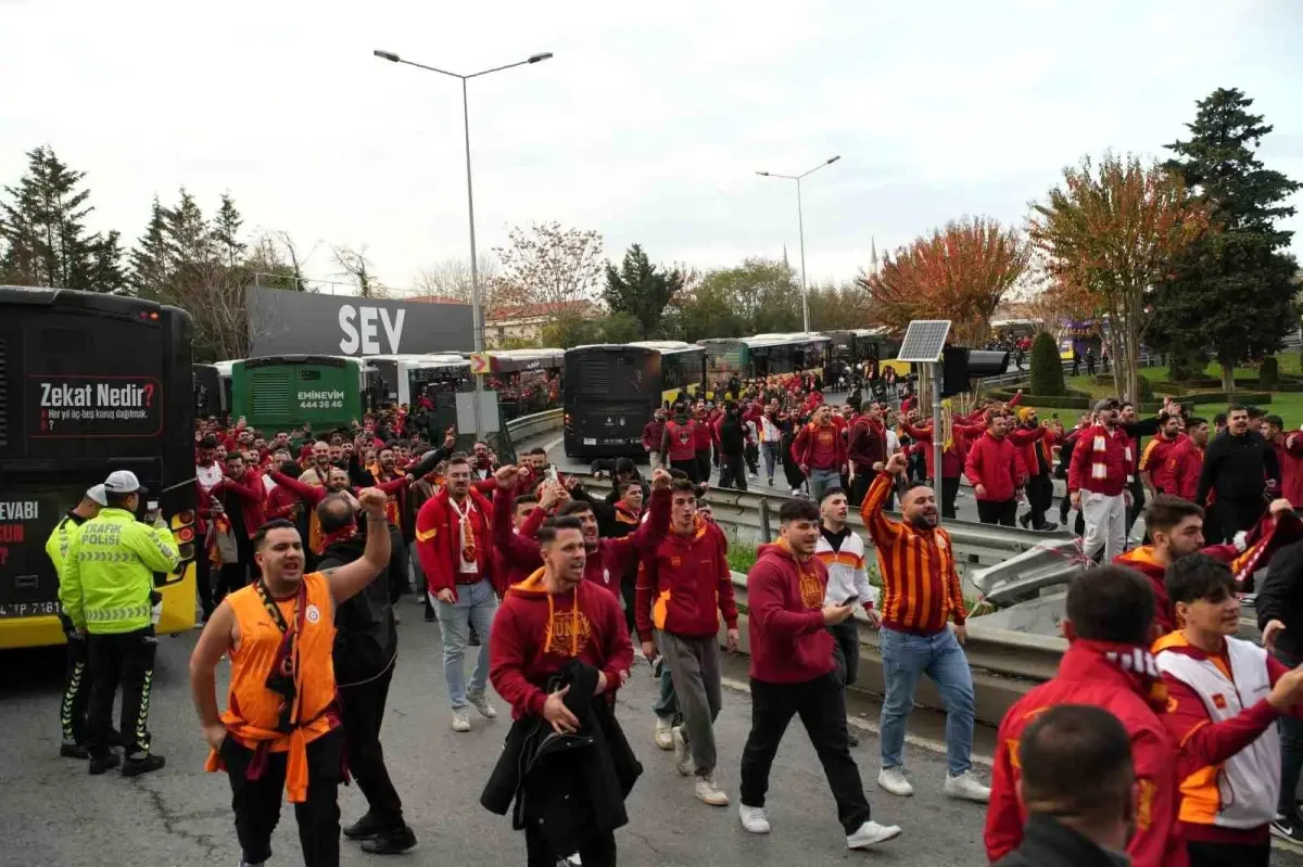 Galatasaray Taraftarları Kadıköy’e Gitti