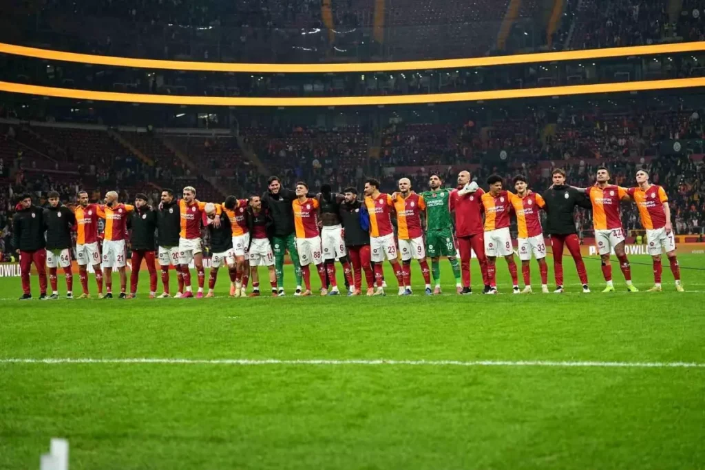 Galatasaray Liderliği Kapladı