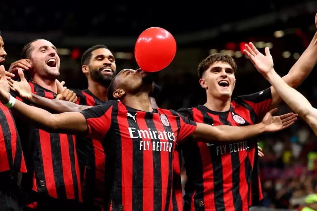 Galatasaray ve Fenerbahçe’ye aynı isim! 80 milyon euroluk yıldız, “İstanbul’a gidiyor” diyerek duyurdular