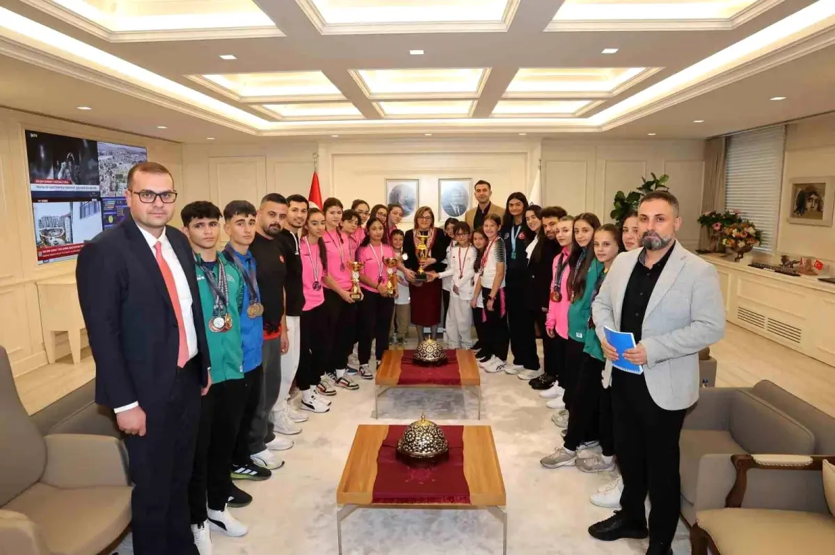 Gaziantep’in Şampiyonları, Fatma Şahin ile Bir Araya Geldi