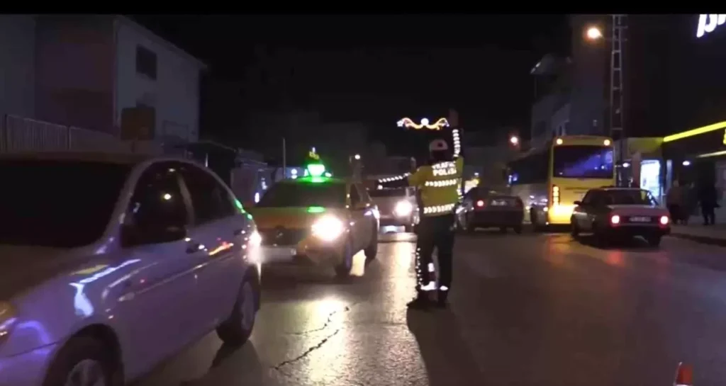 Gaziantep’te Huzur 27 Uygulaması: 76 Araca 613 Bin TL Ceza, Ruhsatsız Tabanca Ele Geçirildi