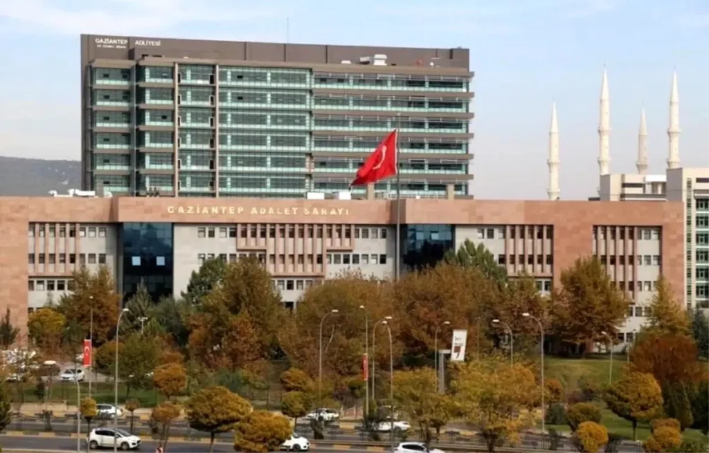 Gece kulübünde 2 kişiyi öldüren sanığın yargılanmasına devam edildi