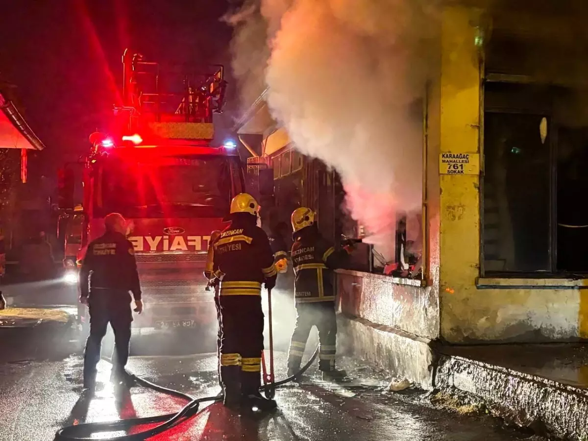 Erzincan’da Yangın: Kepenkler Kırıldı