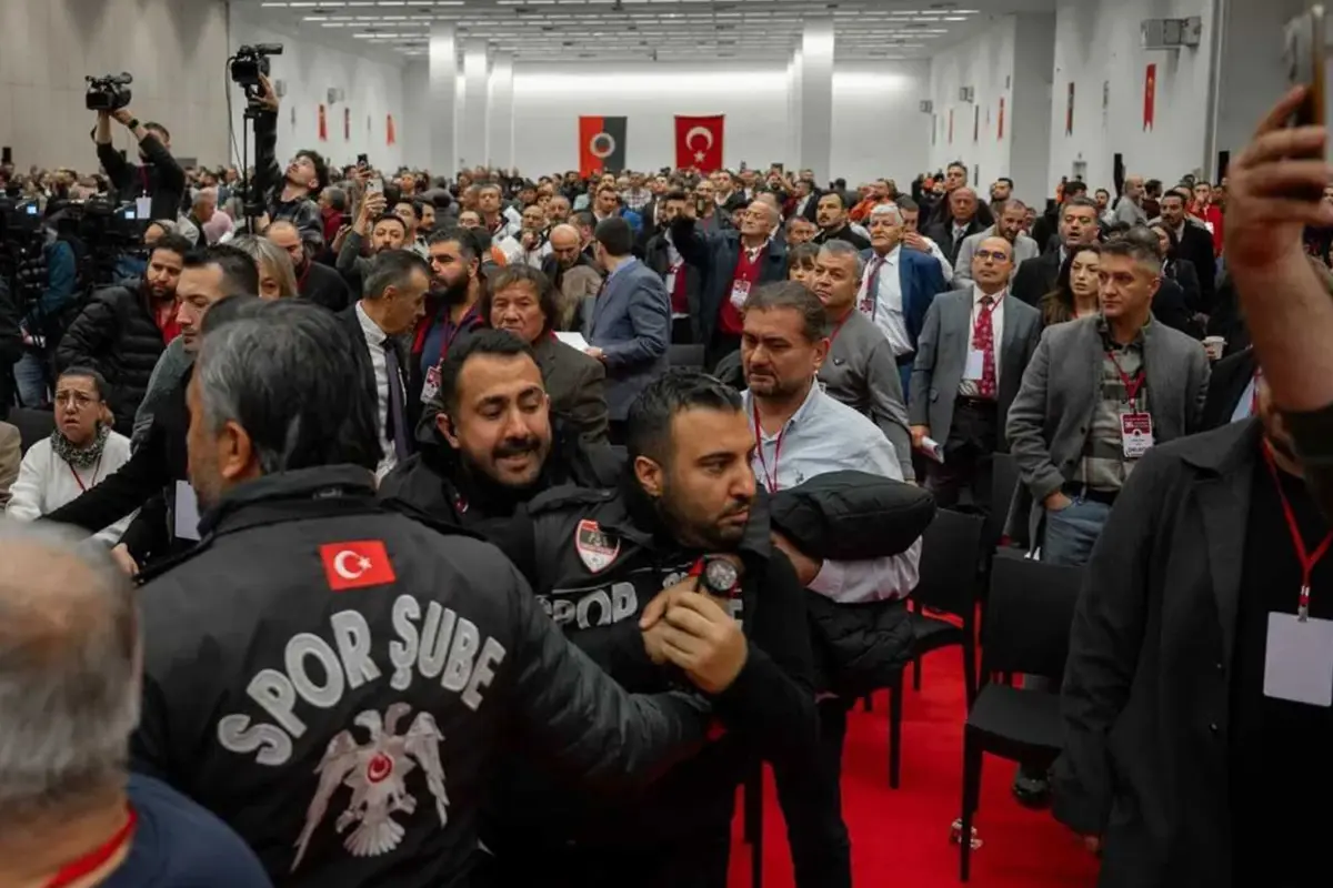 Gençlerbirliği’nde Skandallar Bitmiyor! Kongre’ye Alkollü Gelen İsim Başka Kulüpte Yönetici Çıktı