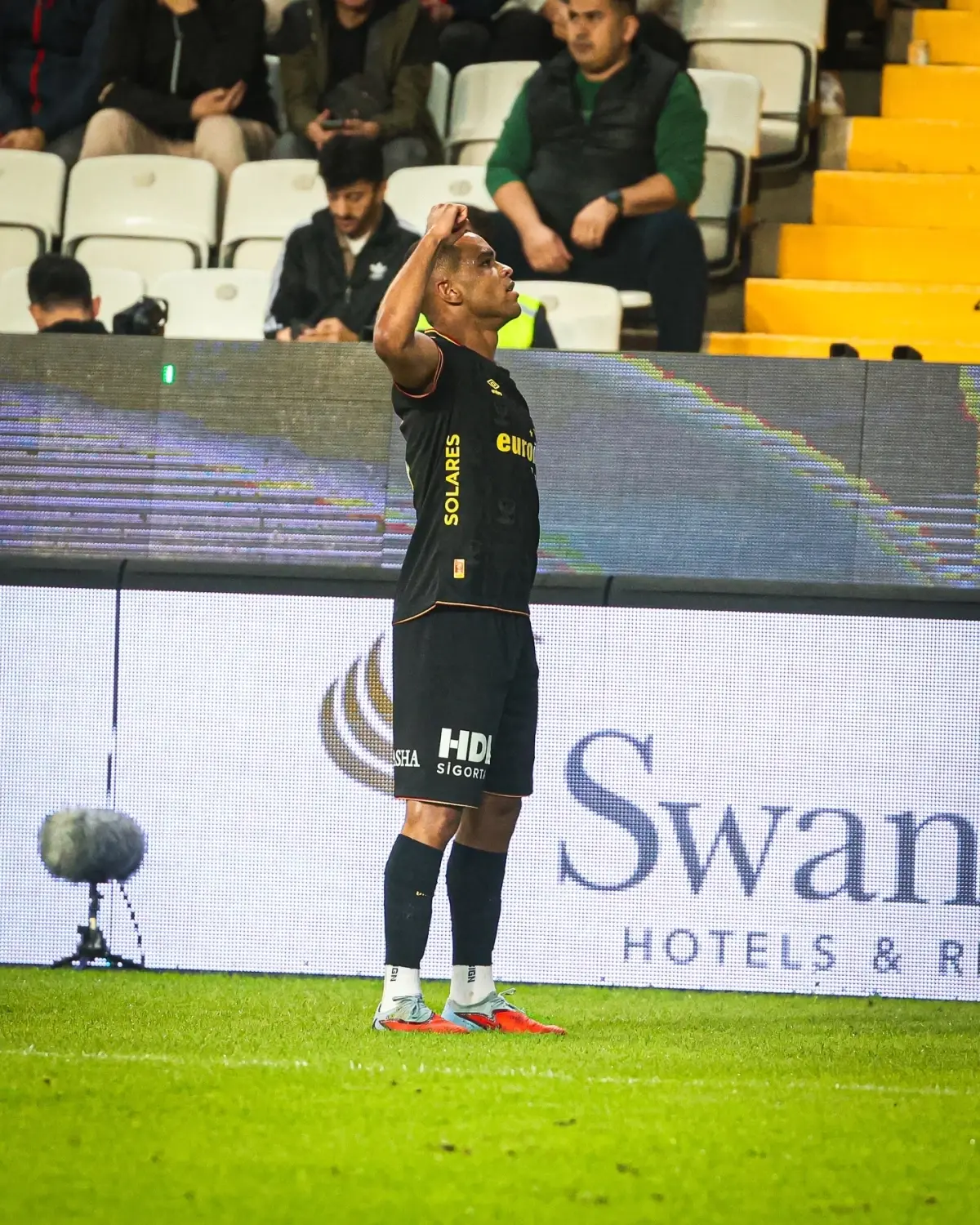 Göztepe Deplasmanda 2-1 Kazandı ve 4. Sıraya Yükseldi