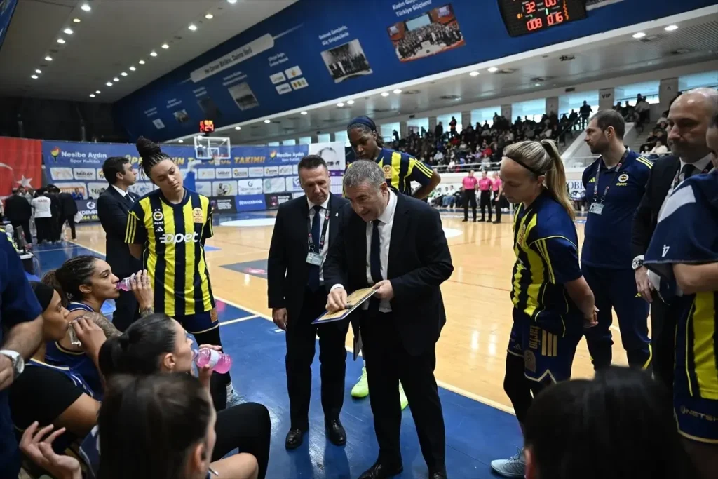 Fenerbahçe Opet, Nesibe Aydın’ı Farkla Yendi