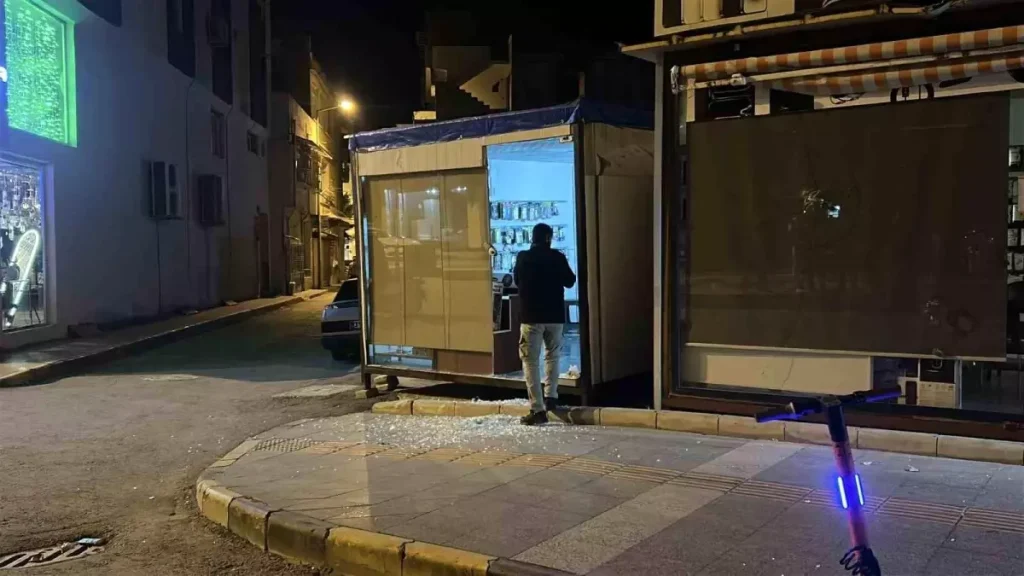 Hatay’da Araç ve İş Yerlerine Taşlı Saldırı